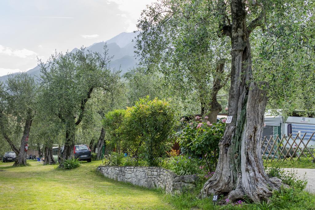 Monja Camping Village Brenzone sul Garda Exteriör bild